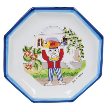 Piatto Ottagonale Folk POTFK-6 ceramiche de simone uomo con pesce Piatto Ottagonale Folk POTFK-6 ceramiche de simone uomo con pesce